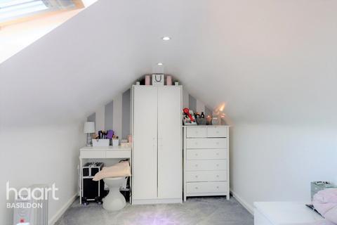 44 Bardfield, Basildon, SS16 4JW