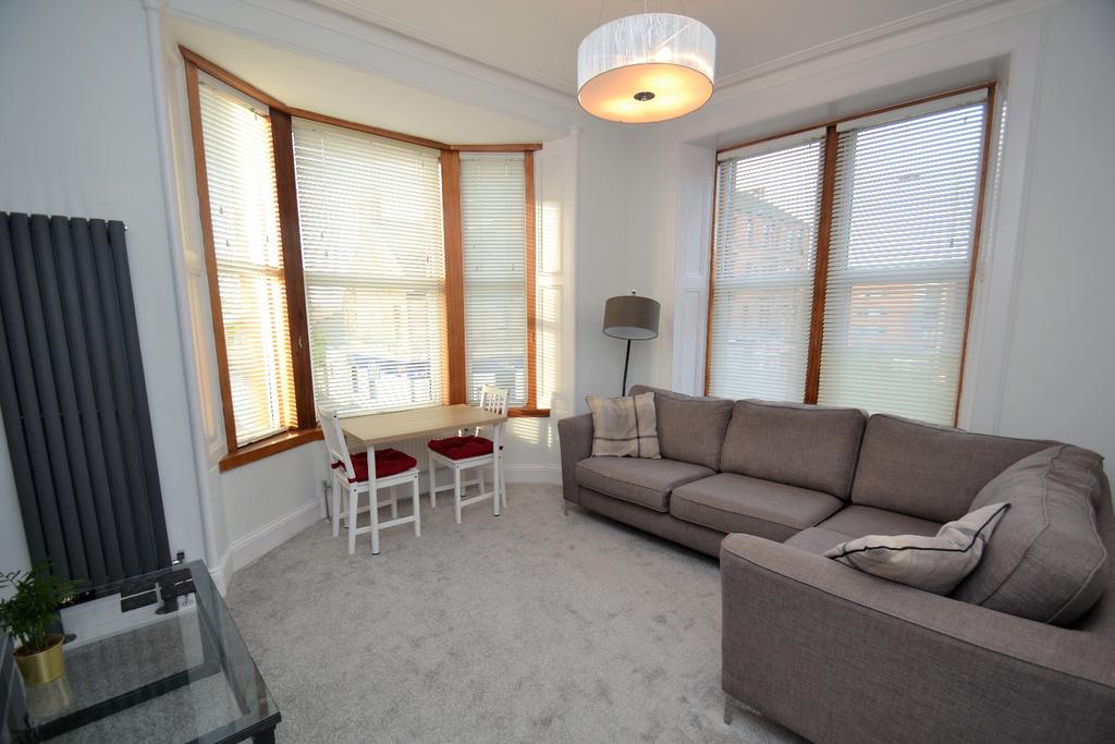 6 Dairsie Street, Muirend, Glasgow... 1 bed flat to rent £850 pcm (£196 pw)
