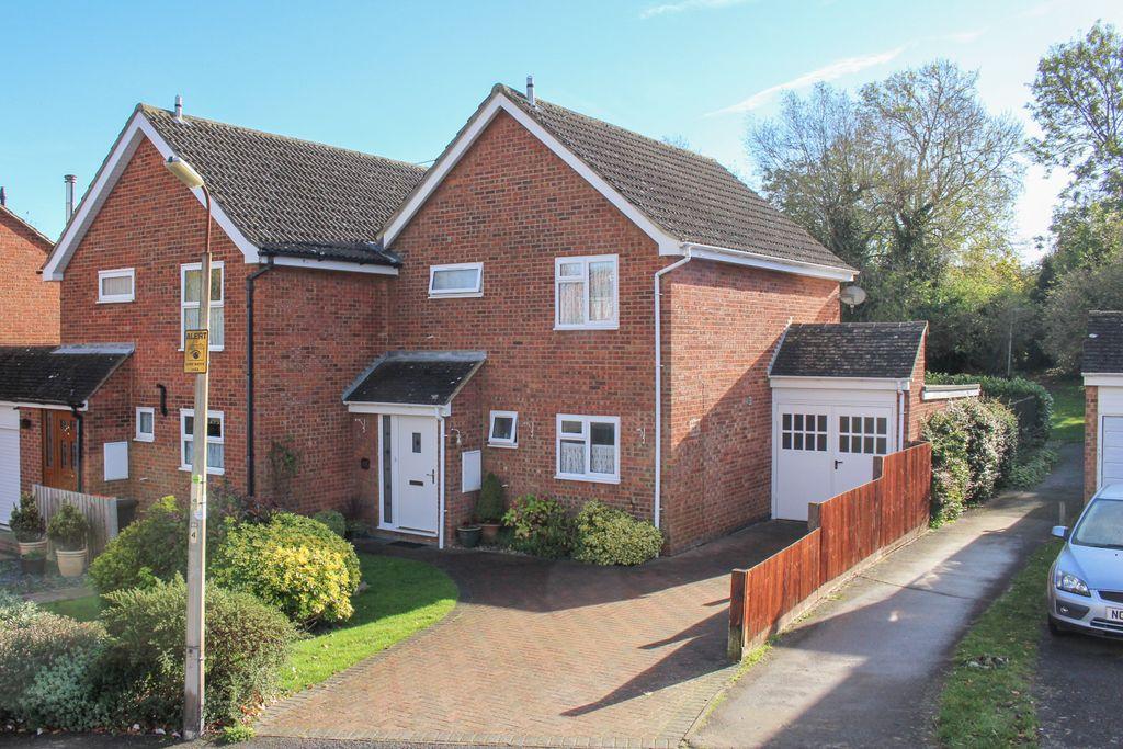 Coniston Road, Linslade, Leighton... 3 bed semidetached house £385,000