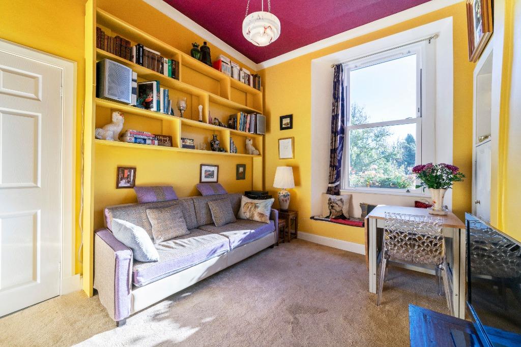 Balcarres Street, Flat 2F2, Morningside, Edinburgh, EH10 5JD 1 bed
