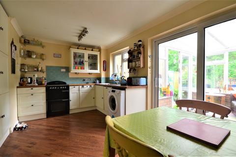 55 Buckingham Drive, East Grinstead, RH19 4RL