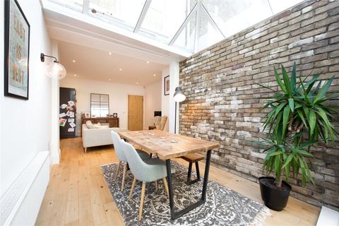 35 Ickburgh Road, London, E5 8AF
