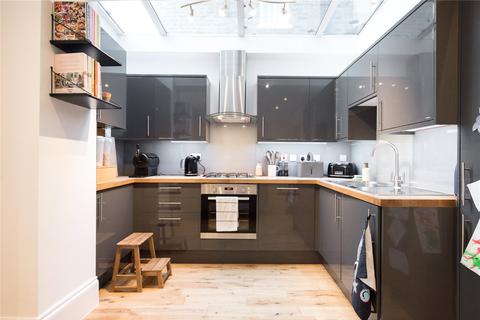 35 Ickburgh Road, London, E5 8AF