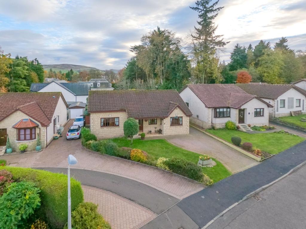 Glenorchil Crescent, Auchterarder, Perthshire, PH3 1PY 3 bed detached