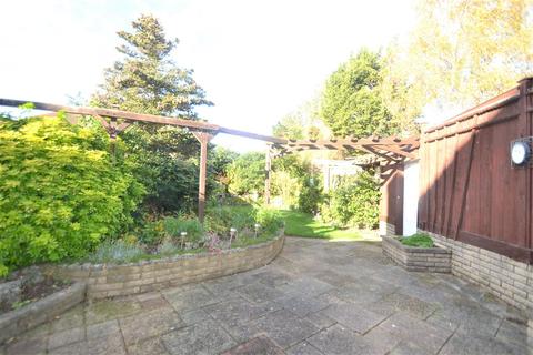 37 Hatton Road, Feltham, TW14 8JN