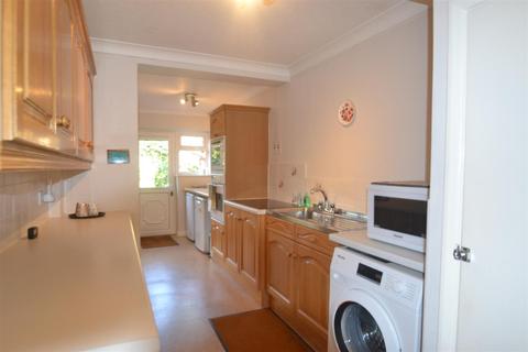 37 Hatton Road, Feltham, TW14 8JN