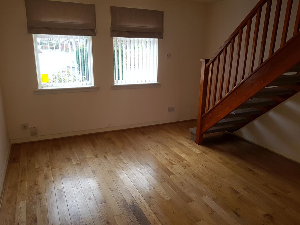 Springfield Park, Johnstone PA5 2 bed end of terrace house £650 pcm