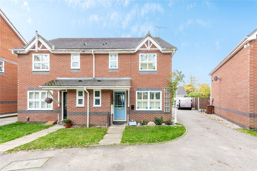 Whitebeam Drive, Brandon Groves, South Ockendon, RM15 3 bed semi