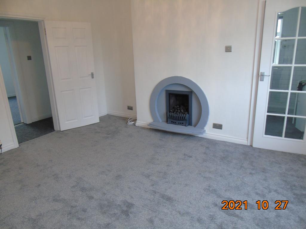 Talla Road, Glasgow G52 2 bed flat £700 pcm (£162 pw)
