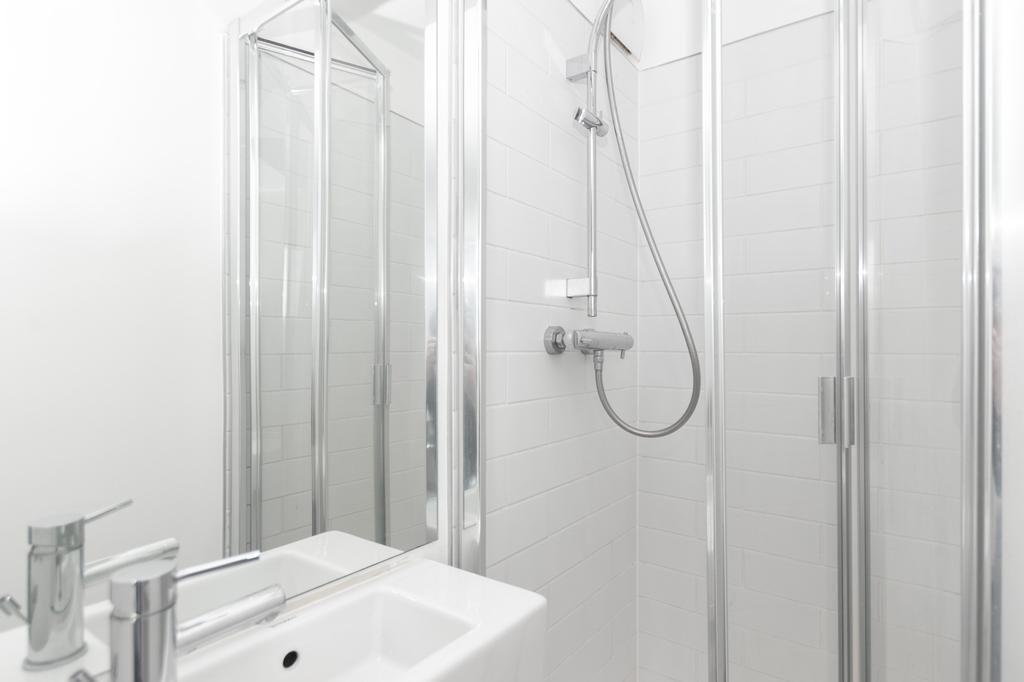 Bedroom 1 Ensuite