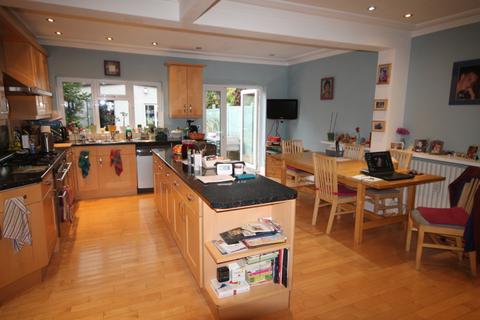 20 Sidmouth Avenue, Isleworth, TW7 4DW
