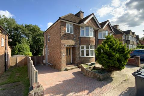 6 bedroom semi-detached house to rent - Ash Grove, Guildford GU2