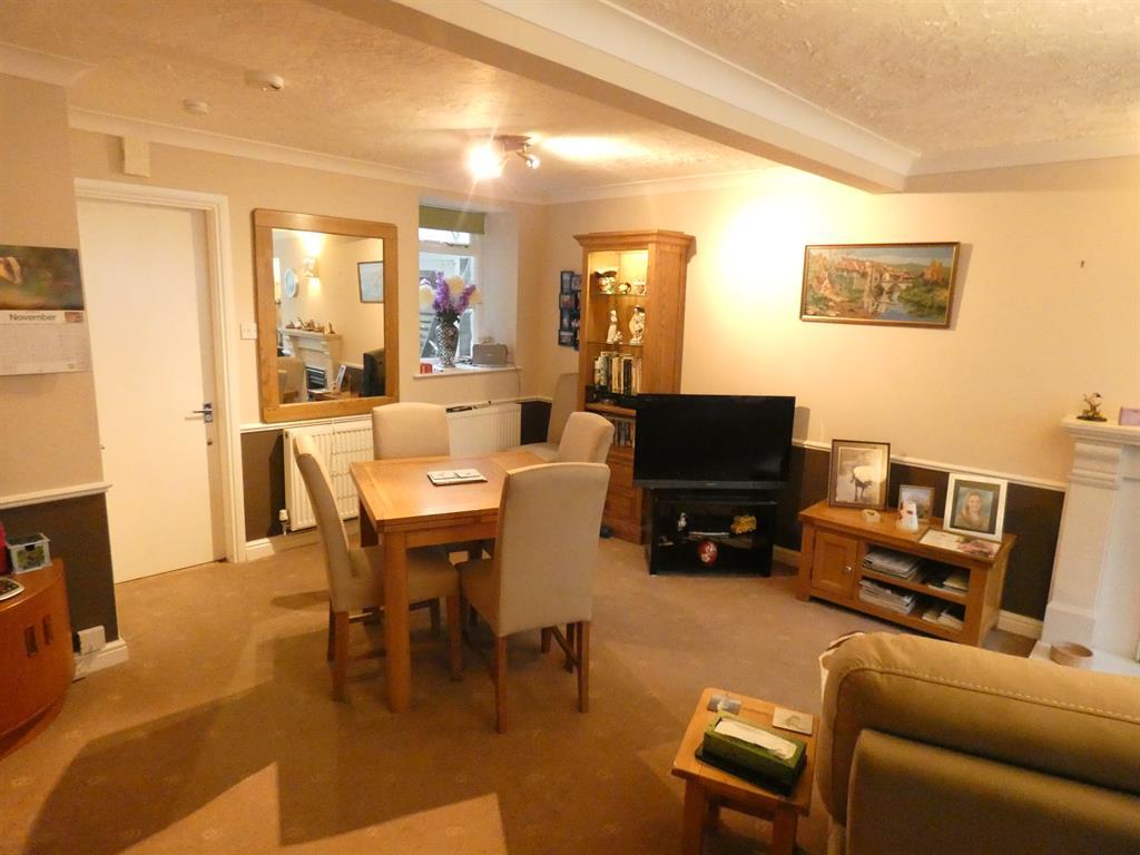 Castle Street, Kendal, LA9 7AD 2 bed terraced house £195,000