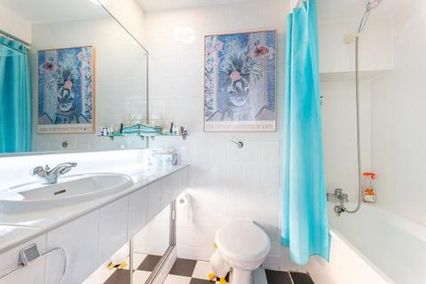 22a Westcroft Square, London, W6 0TD