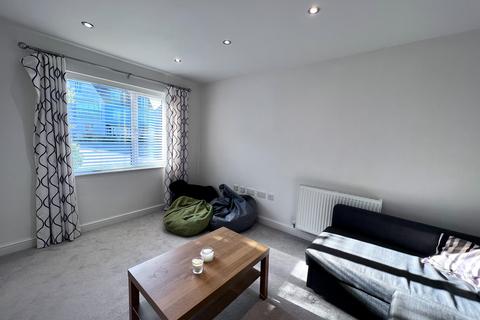 5 bedroom mews to rent, Comet Avenue, Newcastle-under-Lyme, ST5