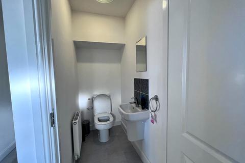 5 bedroom mews to rent, Comet Avenue, Newcastle-under-Lyme, ST5