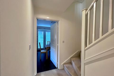 5 bedroom mews to rent, Comet Avenue, Newcastle-under-Lyme, ST5