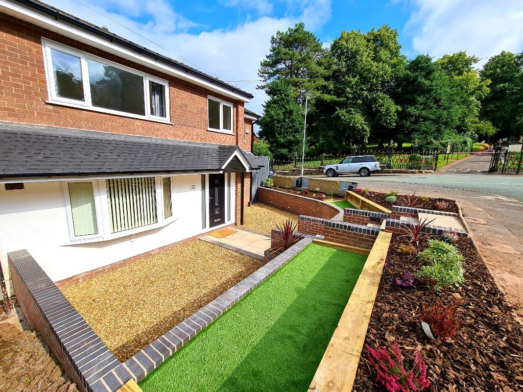 Lymewood Close, NewcastleunderLyme, ST5 5 bed semidetached house £