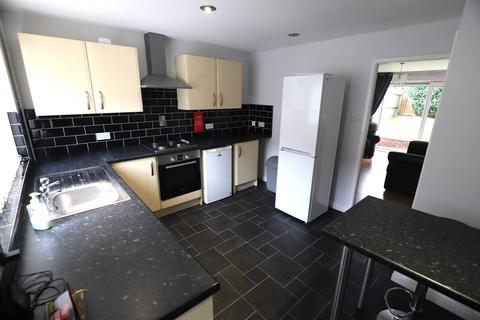 3 bedroom detached house to rent, Stanley Road, Hartshill, Stoke-on-Trent, ST4