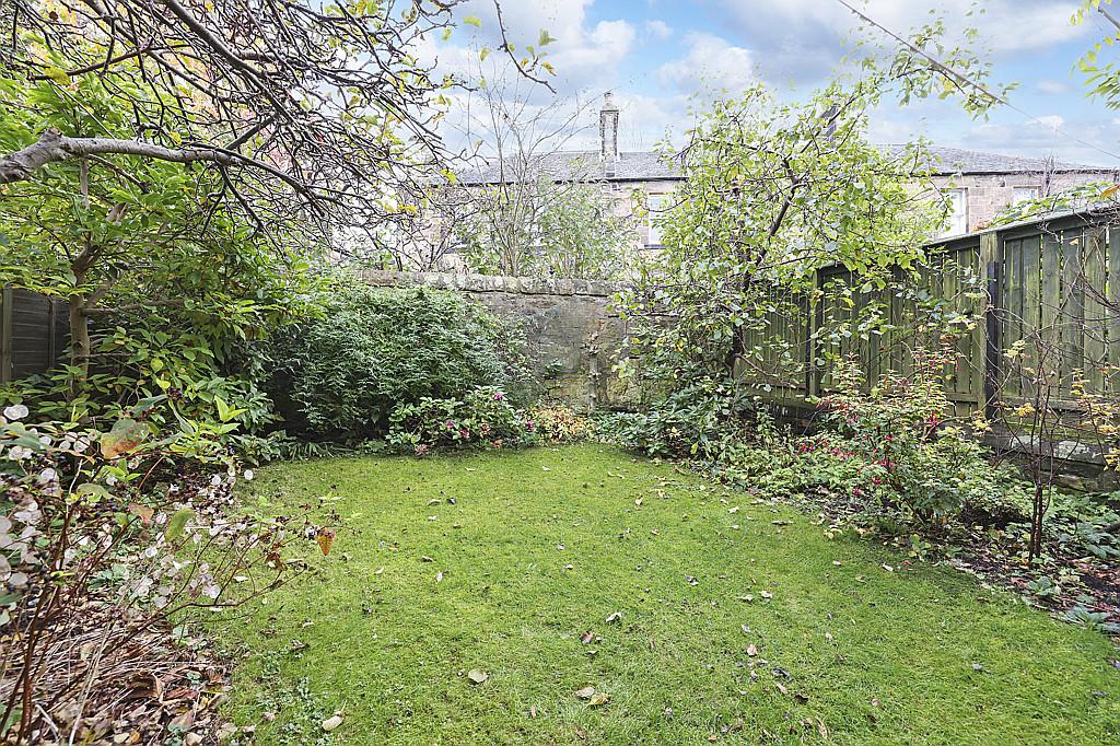 24 Shandon Crescent, Shandon... 5 bed terraced house £475,000