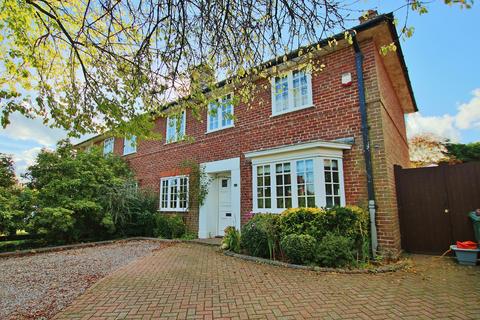 28 Leaside Way, Southampton, SO16 3DU