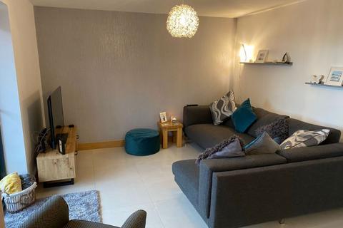 2 bedroom flat to rent, Sir Harry Secombe Court, Swansea. SA1 8RF