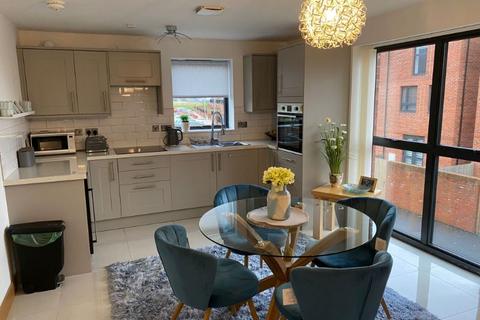 2 bedroom flat to rent, Sir Harry Secombe Court, Swansea. SA1 8RF