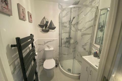 2 bedroom flat to rent, Sir Harry Secombe Court, Swansea. SA1 8RF