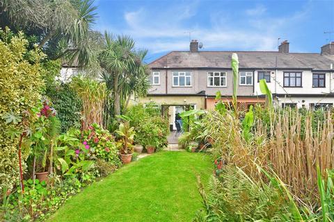 87 Roxy Avenue, Romford, RM6 4AZ