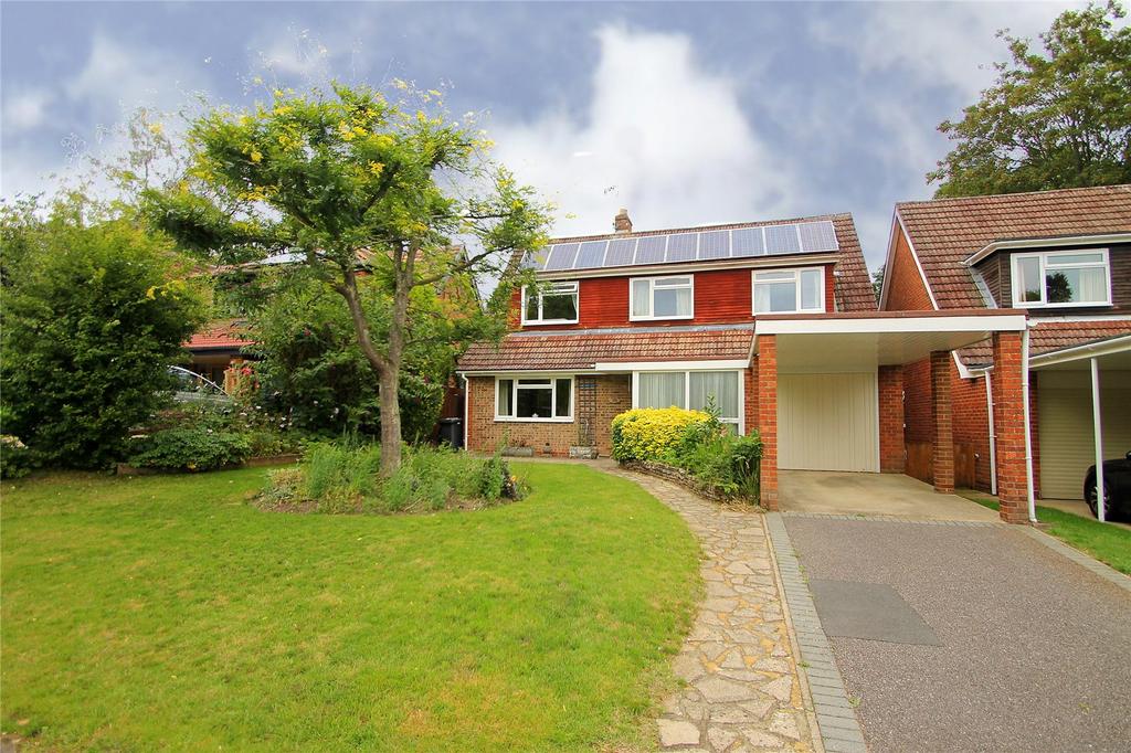 Dinorben Close, Fleet, Hampshire, GU52 4 bed detached house for sale