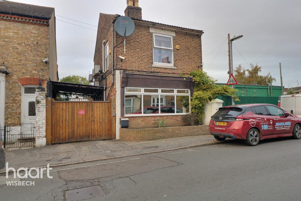 Victoria Road, Wisbech 3 bed semidetached house £230,000