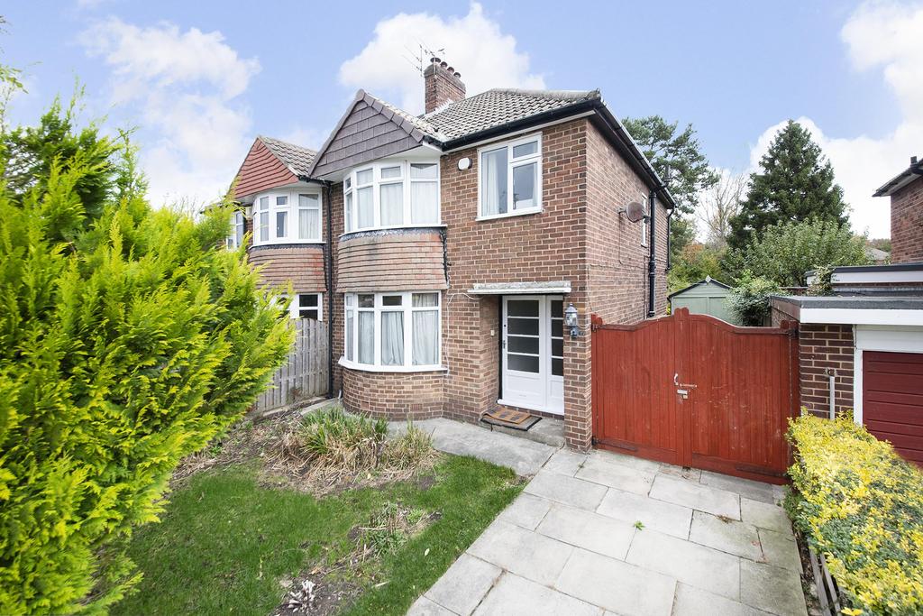 Winding Way, Alwoodley, Leeds, LS17 7RB 3 bed semidetached house £
