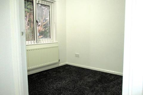 3 bedroom terraced house to rent, Aldergrove Drive, Middlesbrough TS4