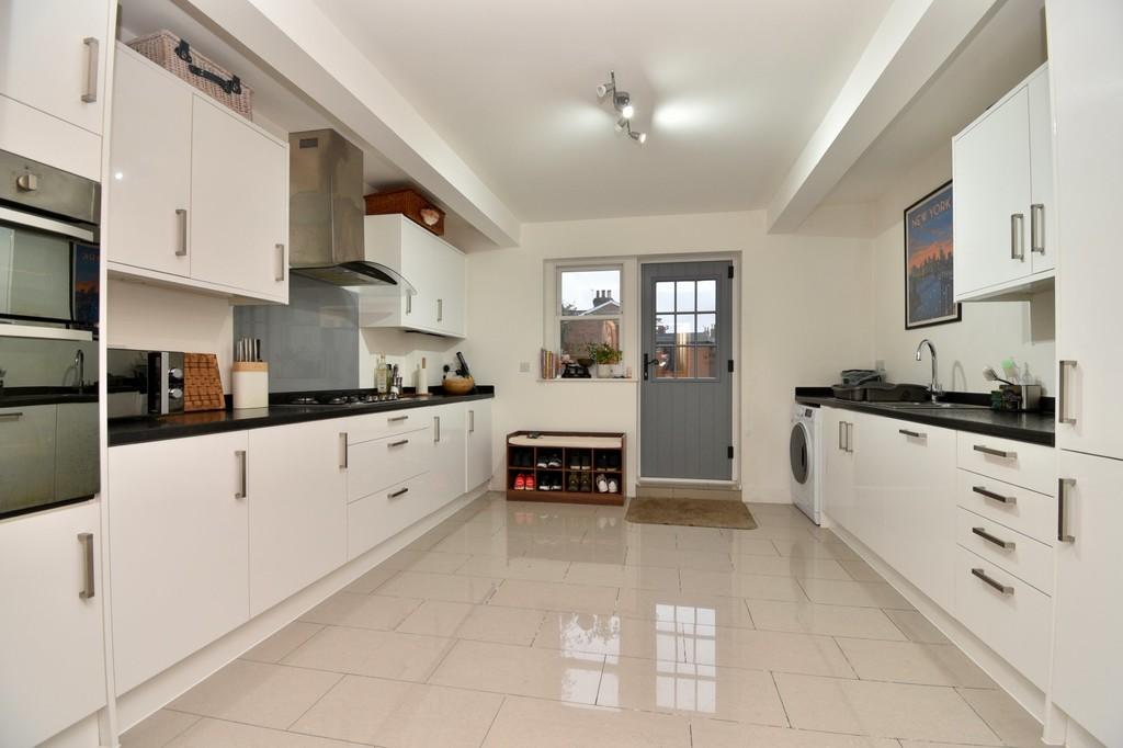 Julians Road, Stevenage 3 bed semidetached house £425,000