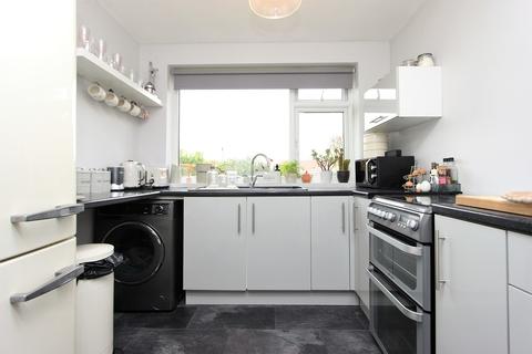 63 Beacon Way, Banstead, SM7 1EA