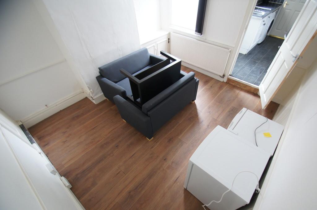 Dean Street, Coventry, CV2 4FD 4 bed terraced house £1,300 pcm (£300 pw)
