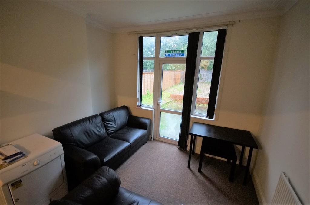 Spencer Avenue, Coventry, CV5 6NP 5 bed terraced house £1,515 pcm (£