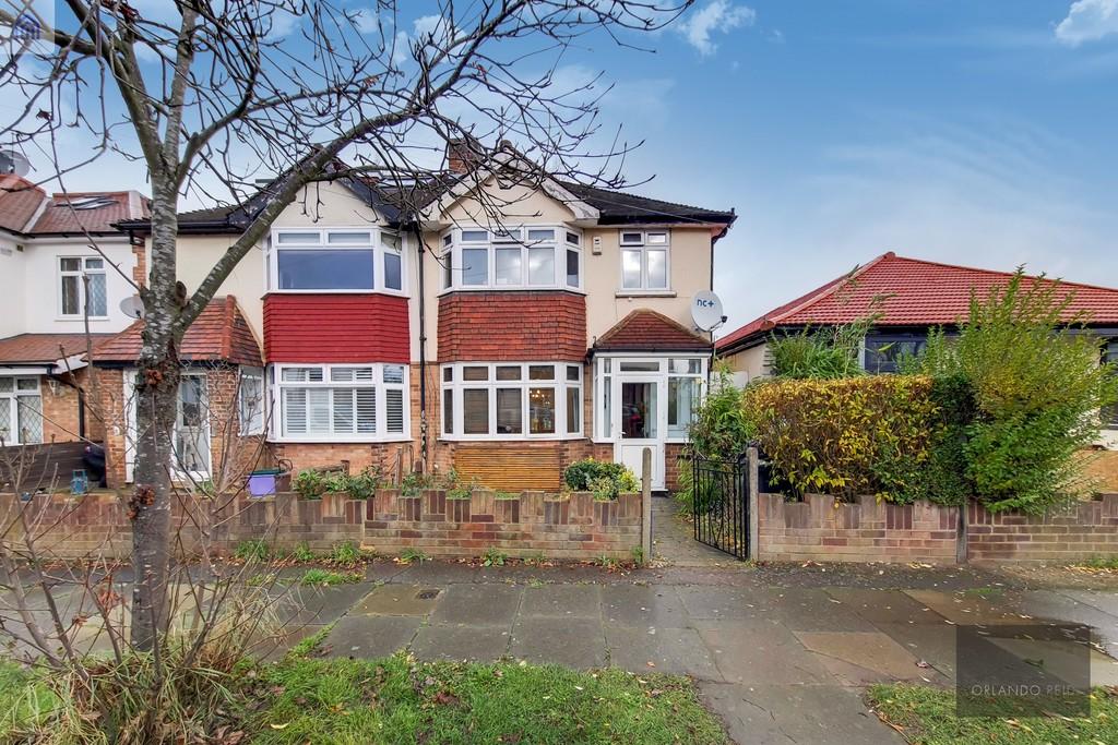 Victory Avenue, Morden 3 bed semidetached house £1,850 pcm (£427 pw)