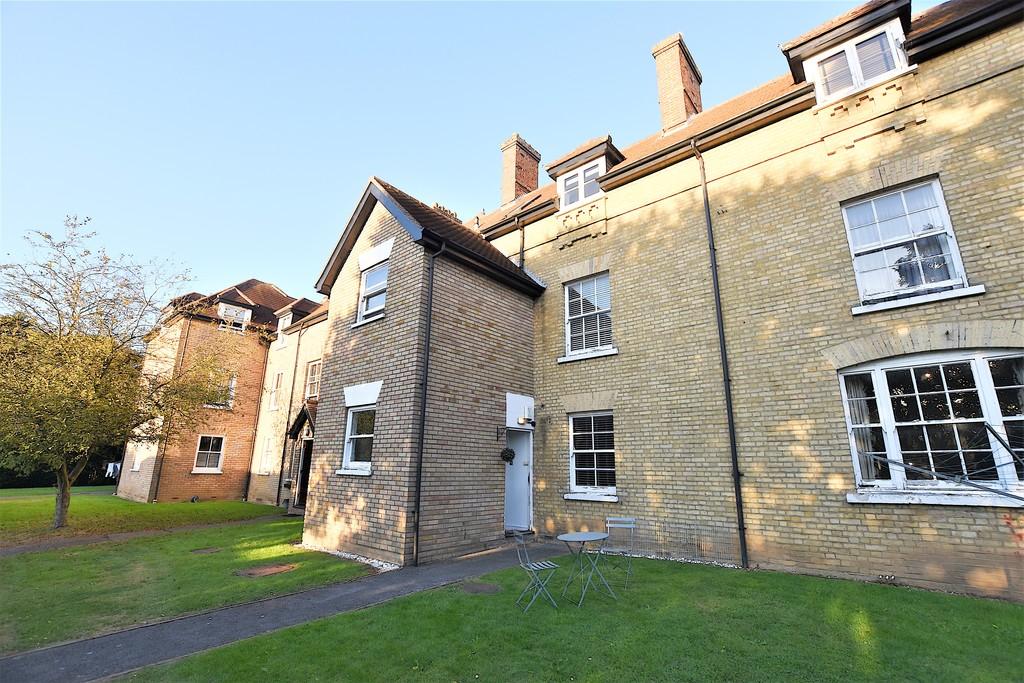 Station Road, Marks Tey, Colchester 2 bed ground floor £