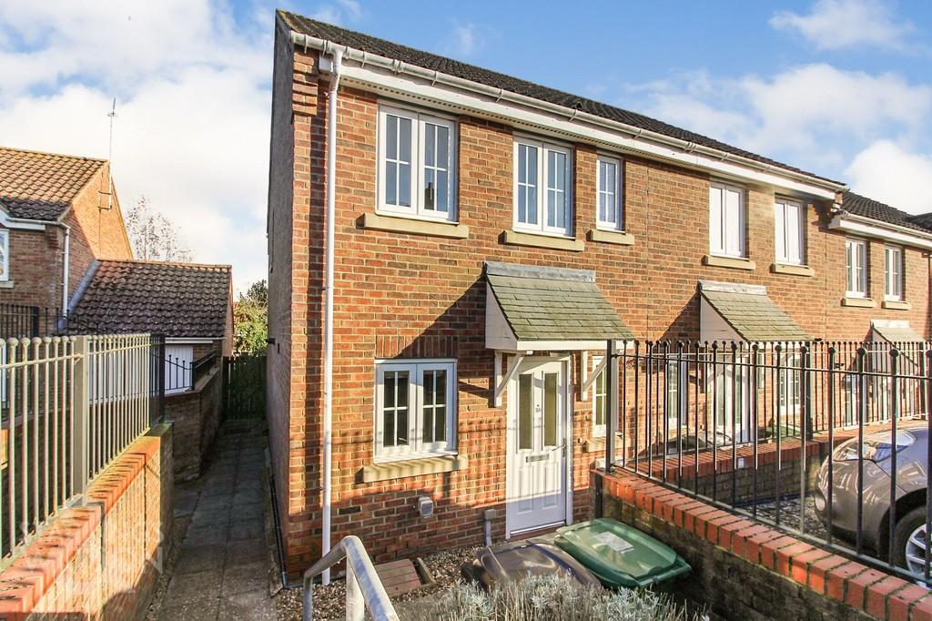 Grebe Drive, Chedgrave, Norwich 2 bed end of terrace house £795 pcm