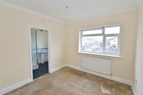 12a Ramsden Drive, Collier Row, Romford, RM5 2NJ