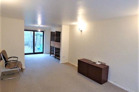 196 College Road, Manchester, M16 0AA