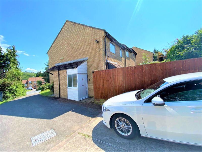Caerau Lane Caerau Cardiff CF5 5JS 1 bed end of terrace house £595