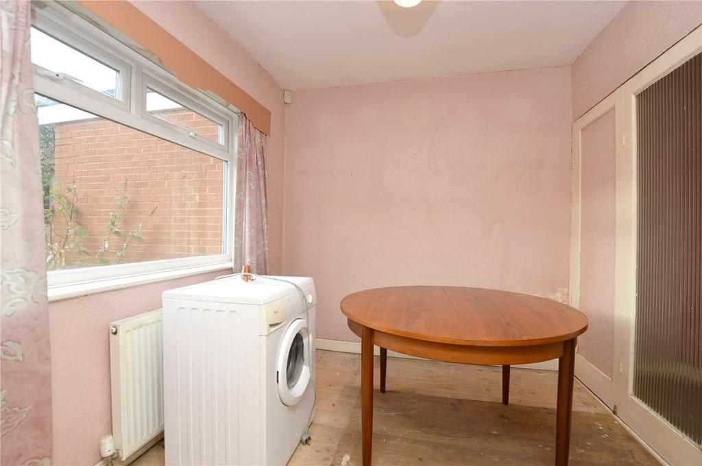 Carr Hill Road, Calverley, Pudsey 3 bed semidetached house £275,000