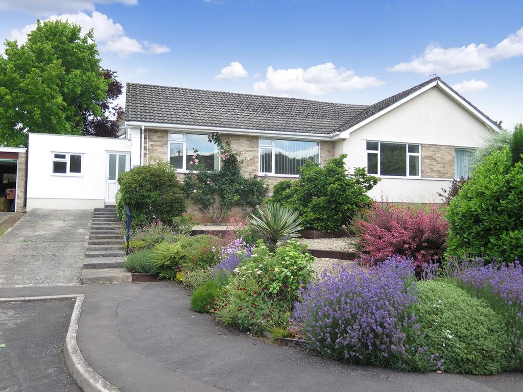 Kings Castle Road, Wells, BA5 3 bed semidetached bungalow £289,950