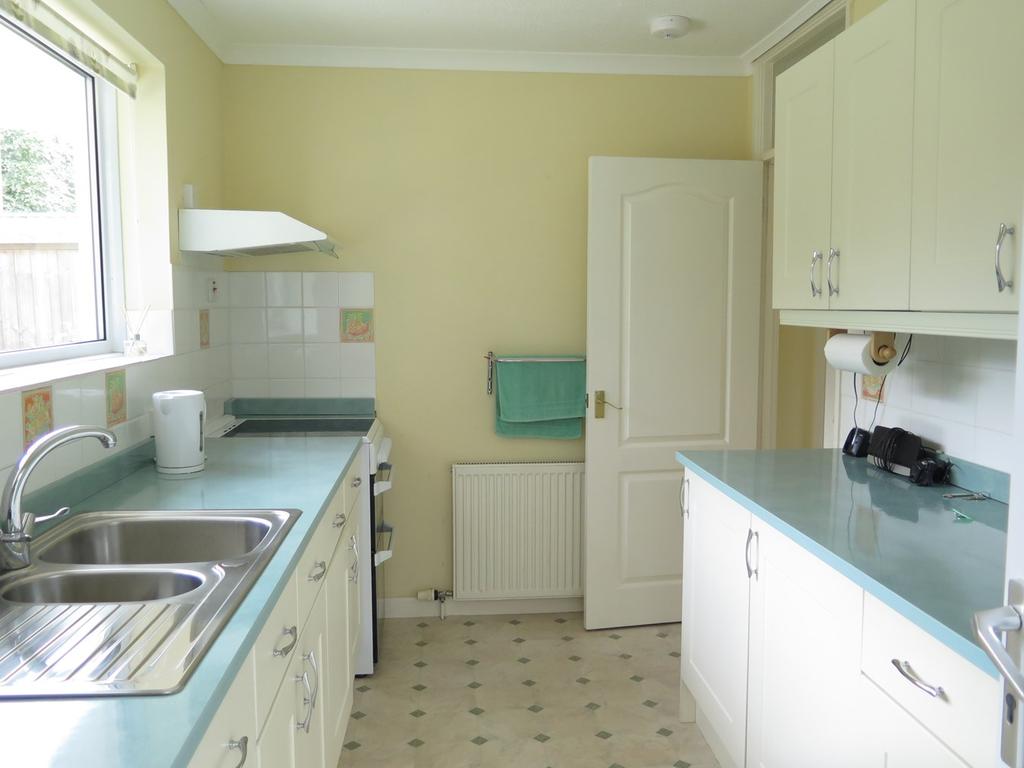Kings Castle Road, Wells, BA5 3 bed semidetached bungalow £289,950