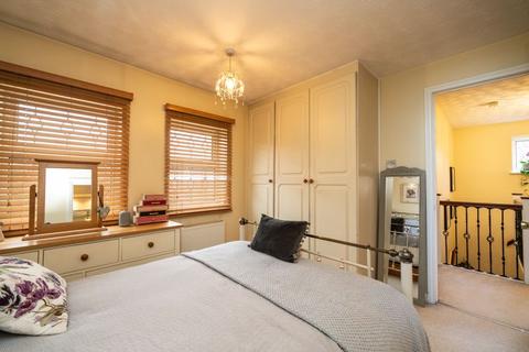 18 Kempsey Close, Luton, LU2 8TT