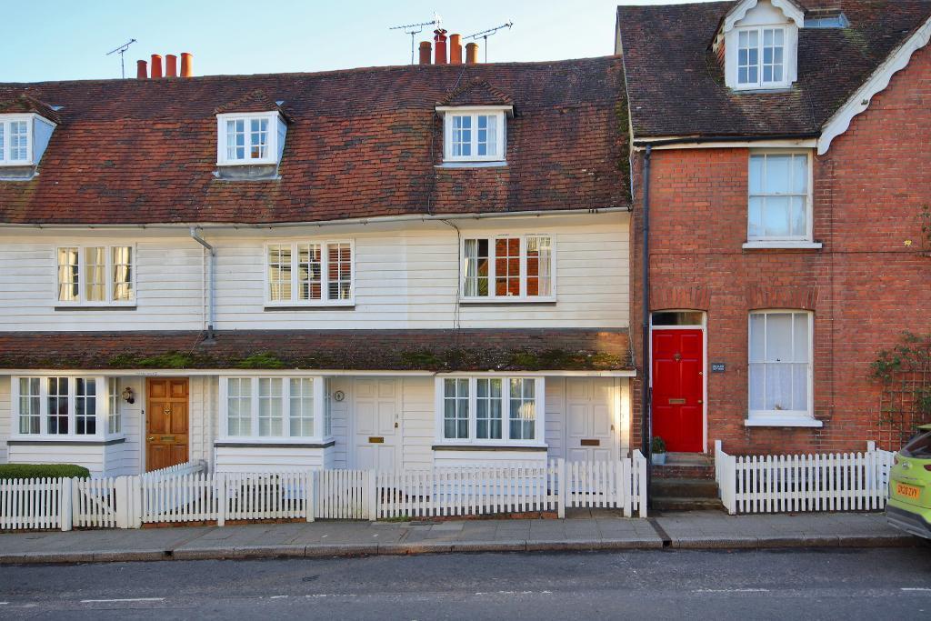 High Street, Cranbrook, Kent, TN17 3DN 2 bed terraced house £345,000