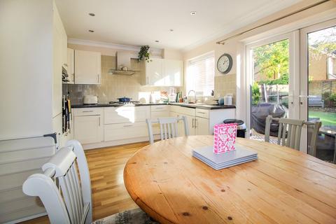 36 Gwynne Road, Caterham, CR3 5FH