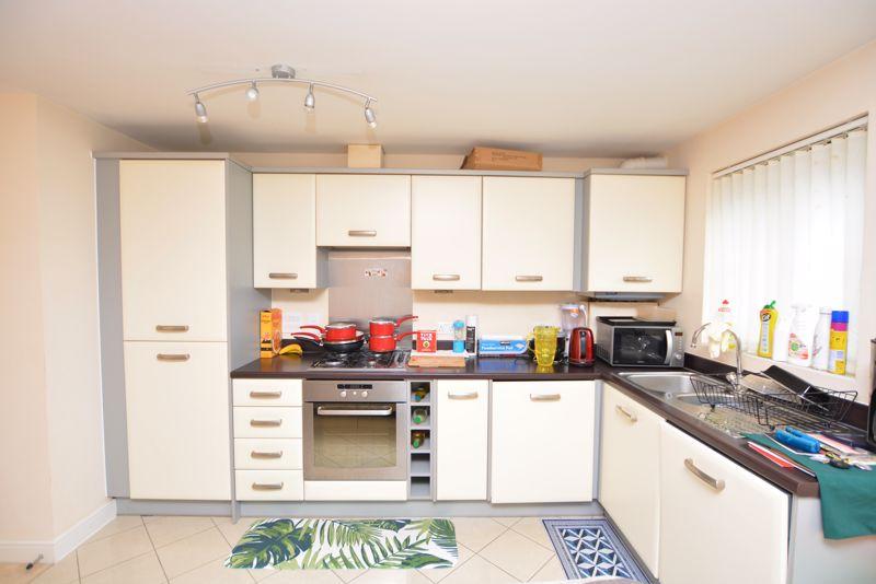 Eltham Avenue, Slough 1 bed apartment £180,000